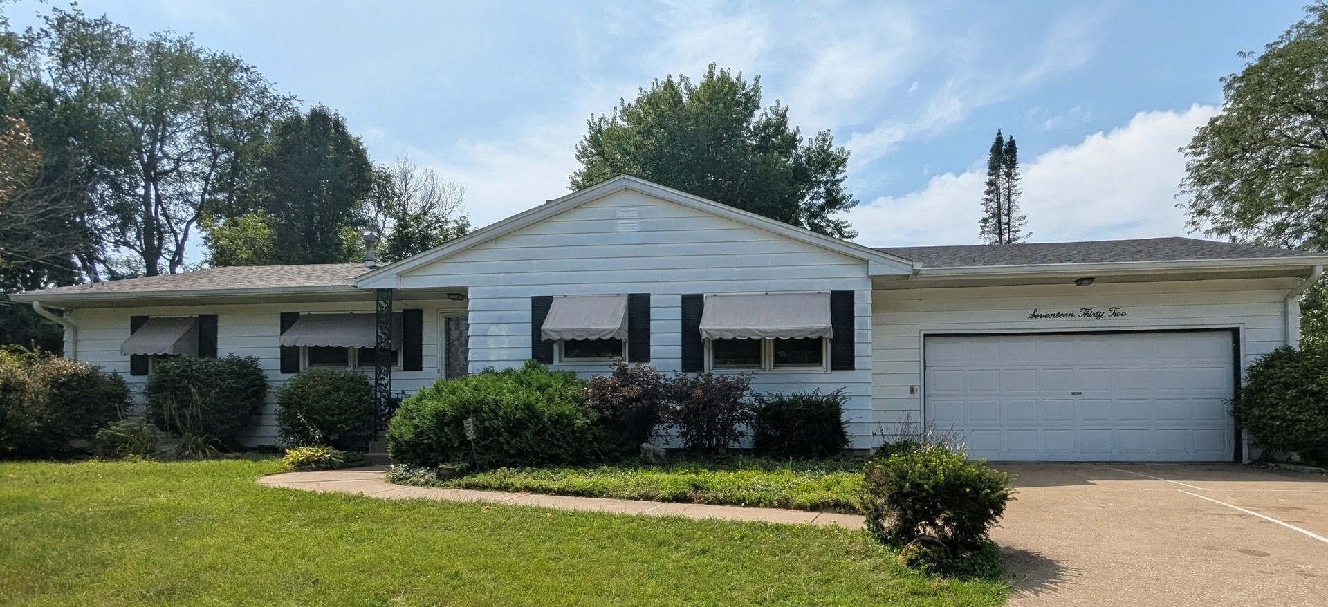 1732 Monterey Court Property Photo 1