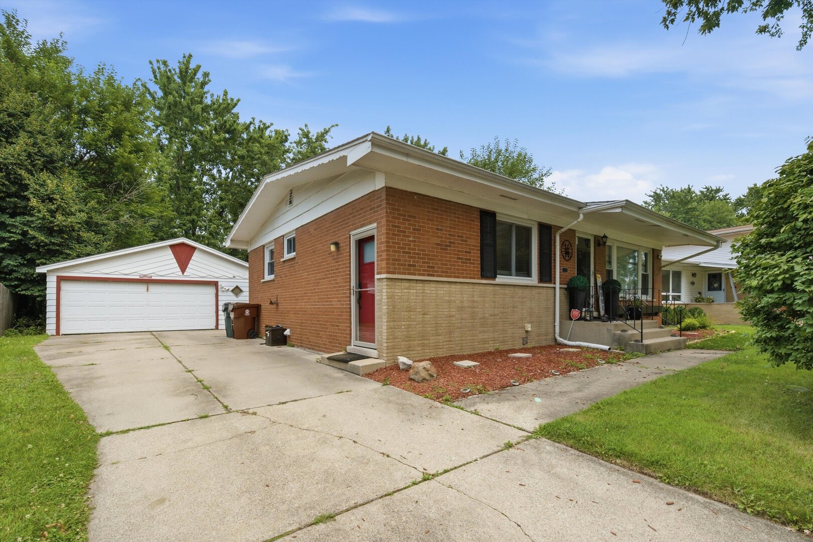 835 W Terrace Drive Property Photo 3