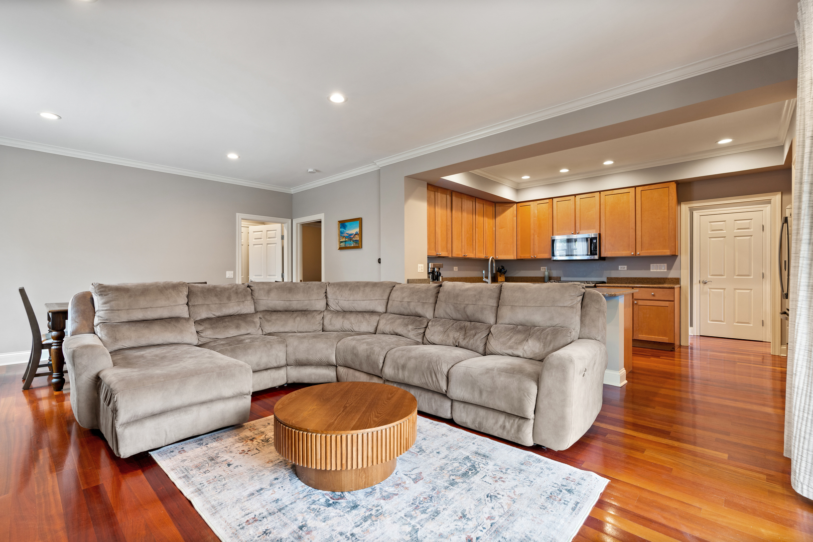 1056 W Lawrence Avenue 2c Property Photo 8
