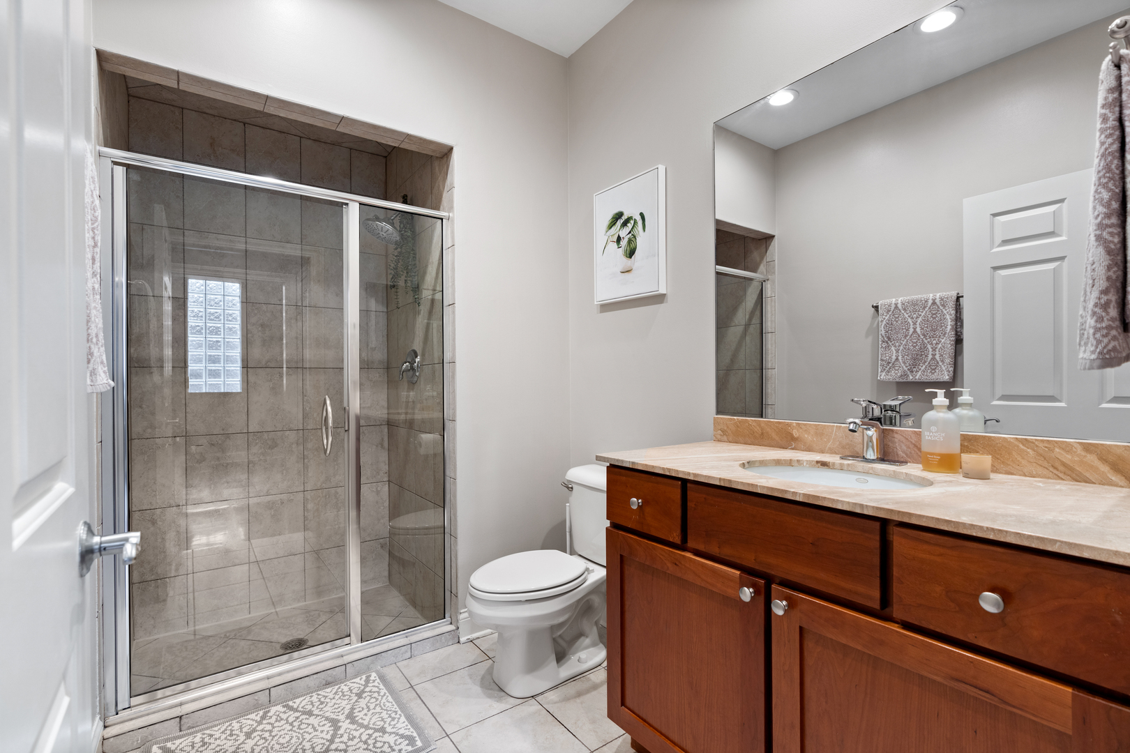1056 W Lawrence Avenue 2c Property Photo 16