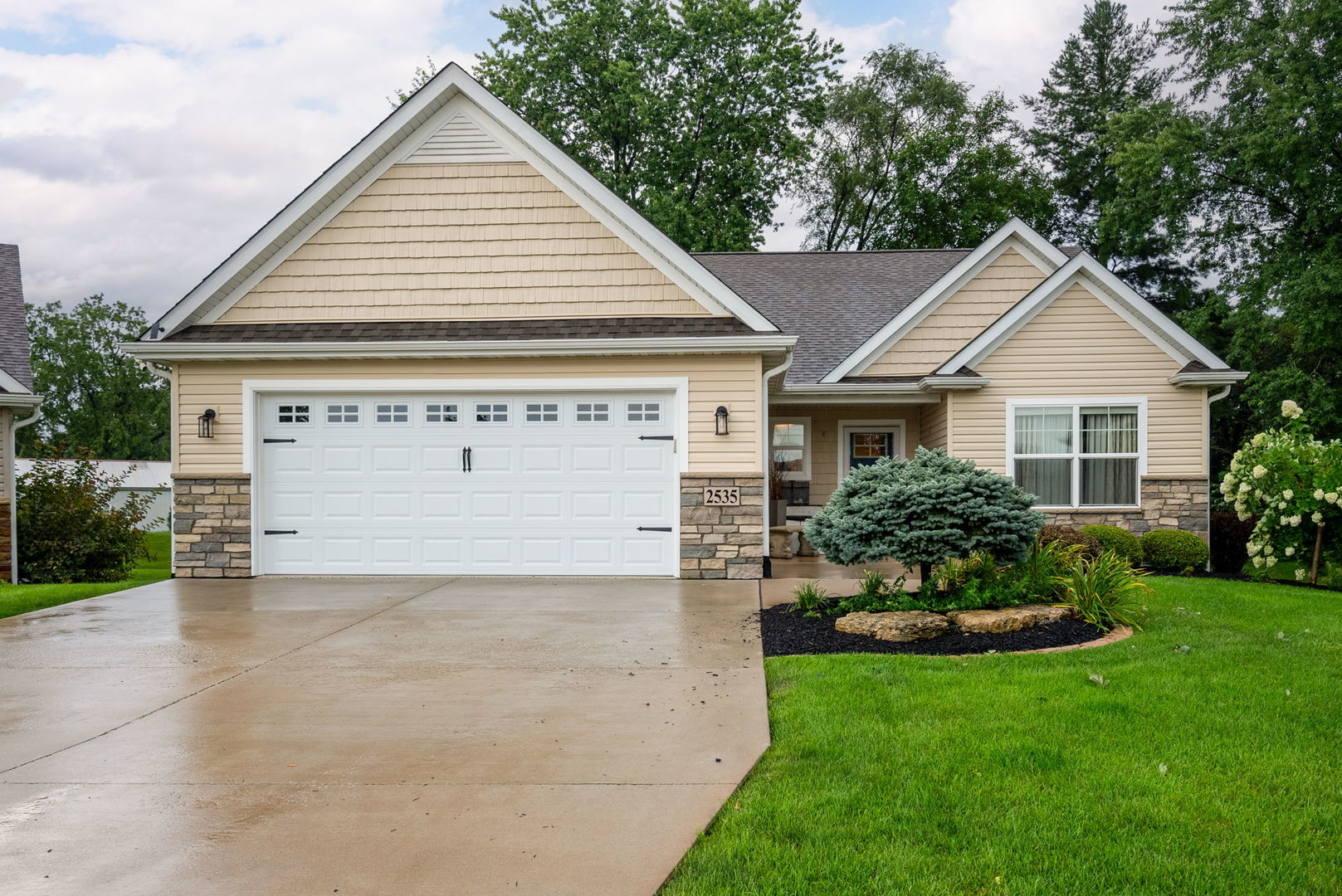 2535 Pheasant Creek Circle Property Photo 1