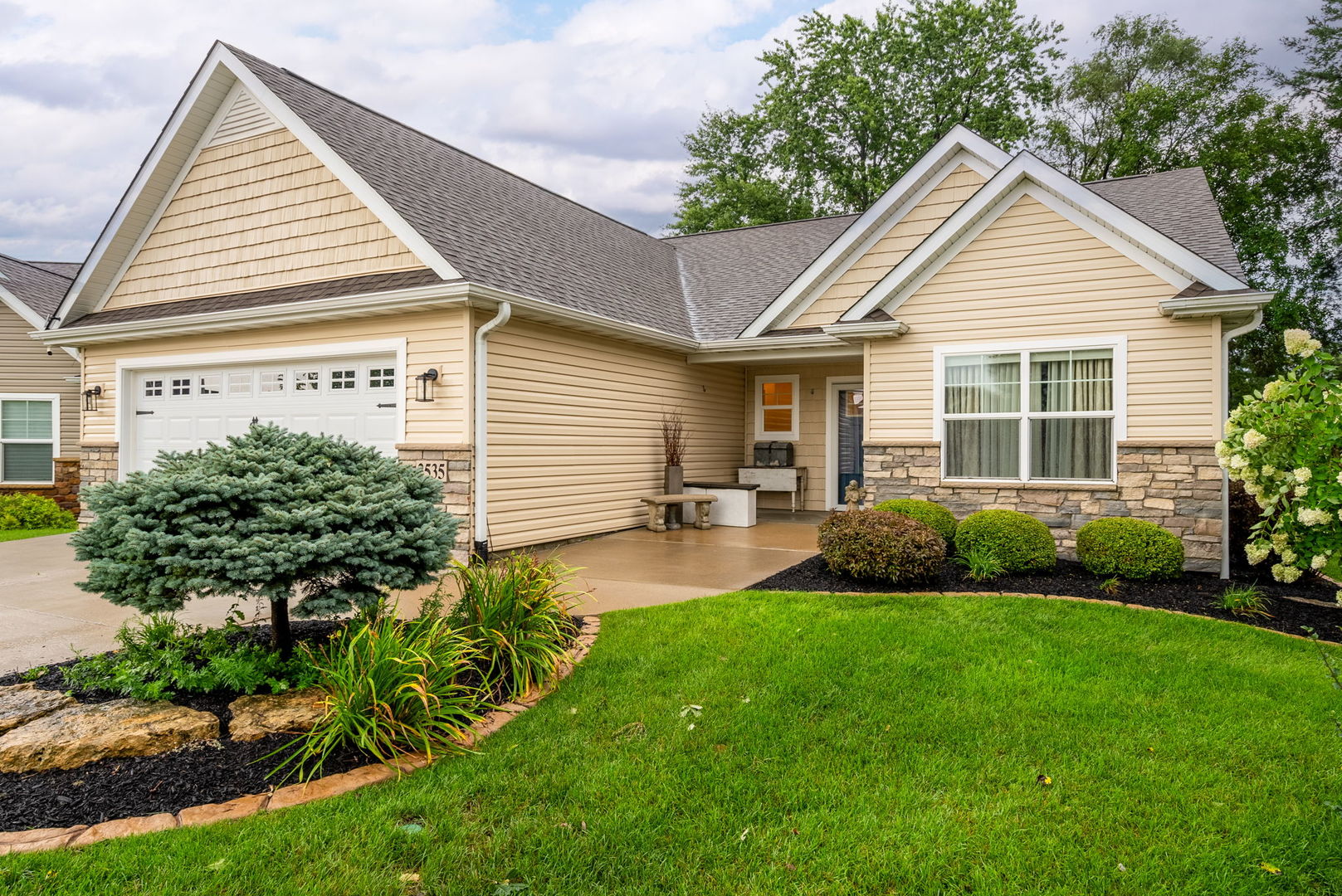 2535 Pheasant Creek Circle Property Photo 2