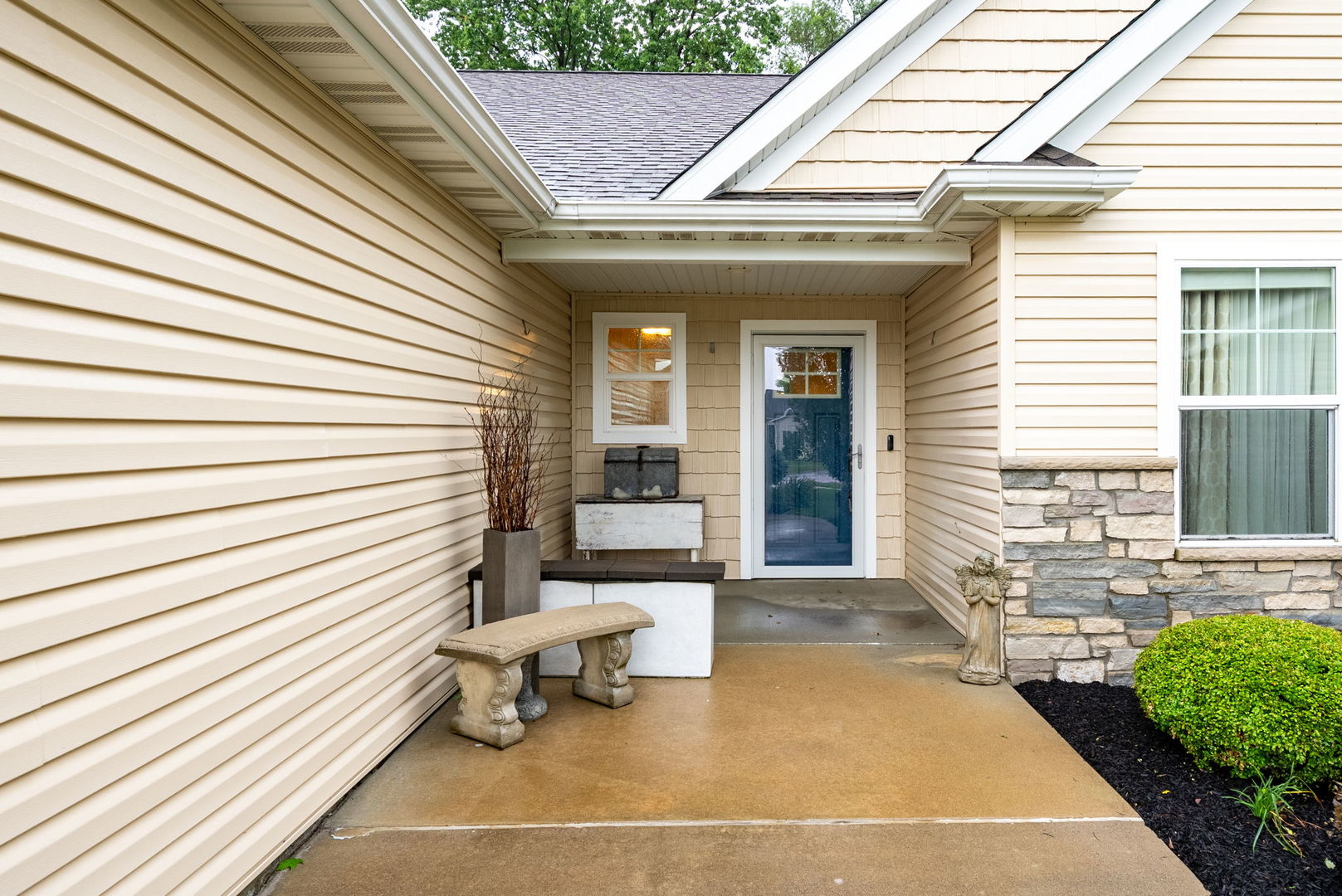 2535 Pheasant Creek Circle Property Photo 3