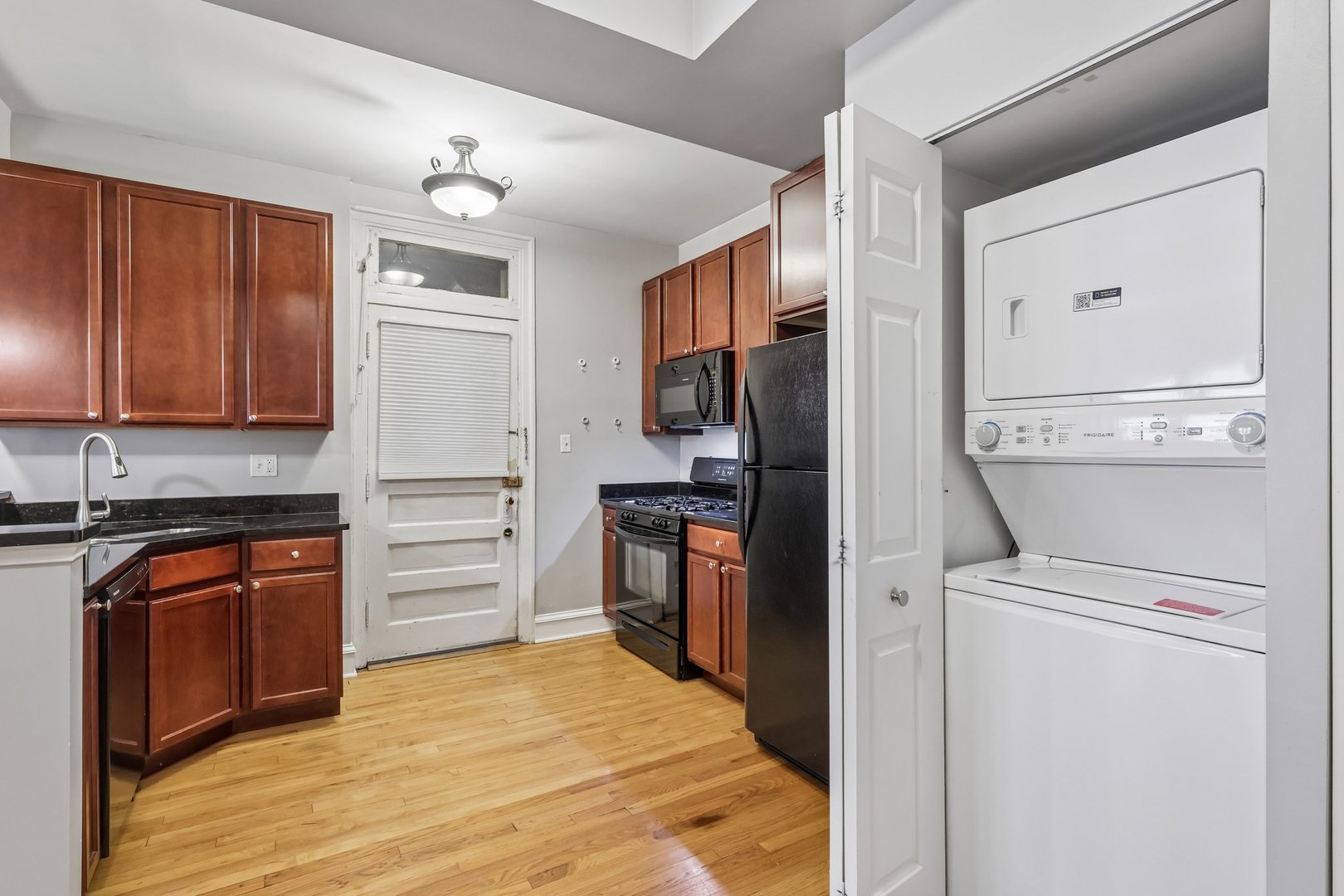 221 N Oak Park Avenue 2e Property Photo 8