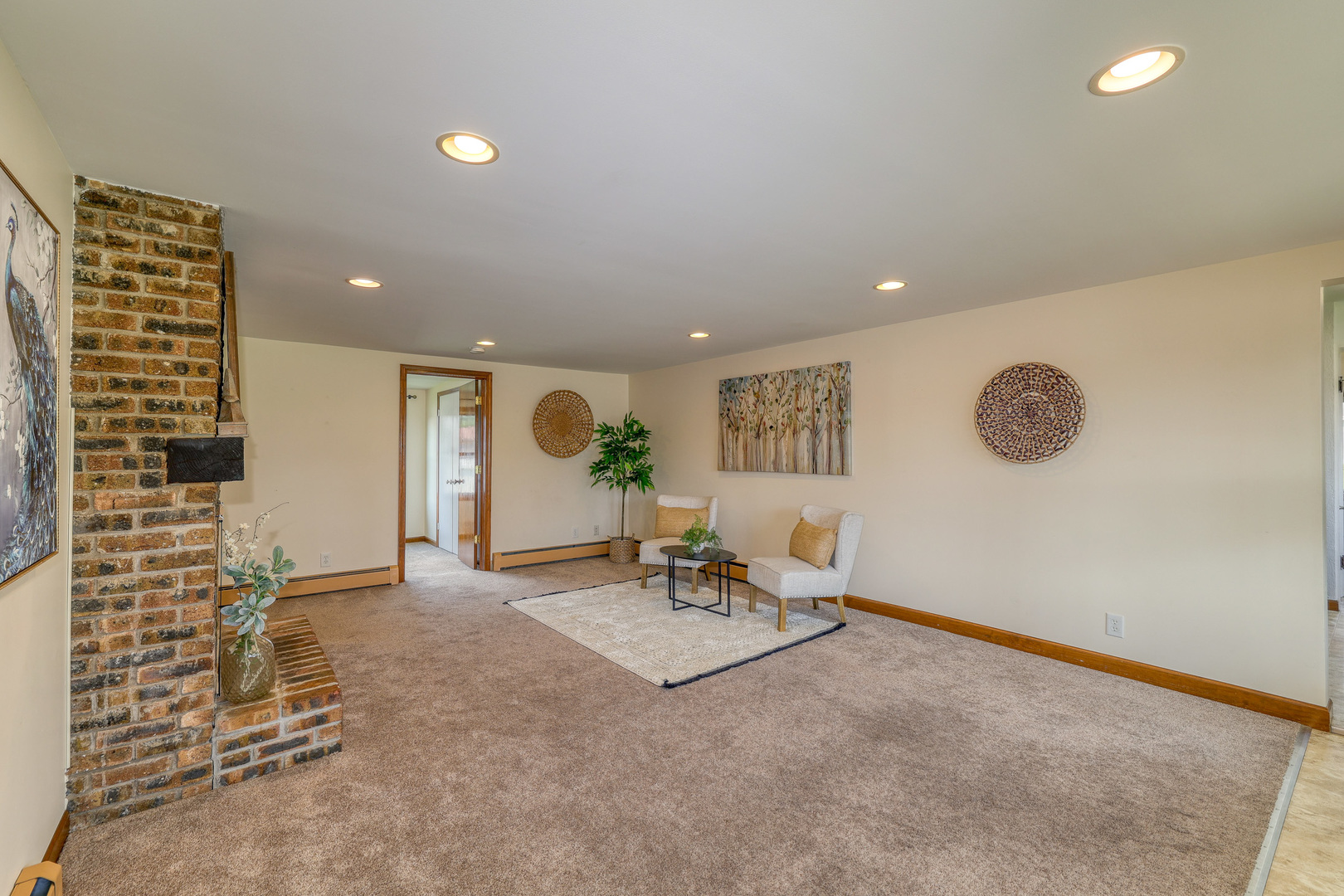 220 S First Street Property Photo 7