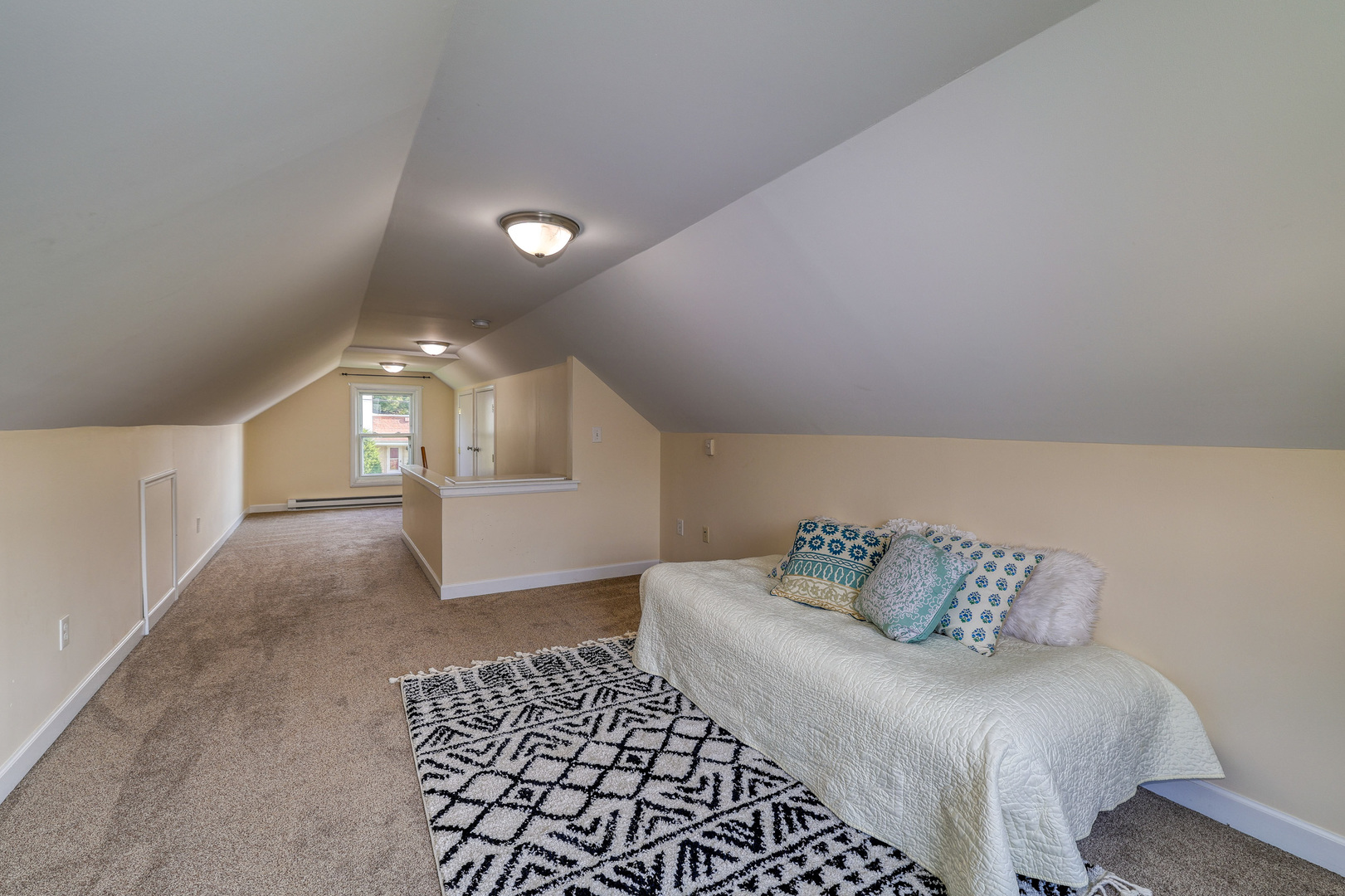 220 S First Street Property Photo 16
