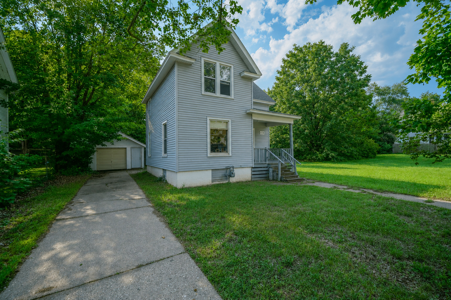 410 Albert Avenue Property Photo 2