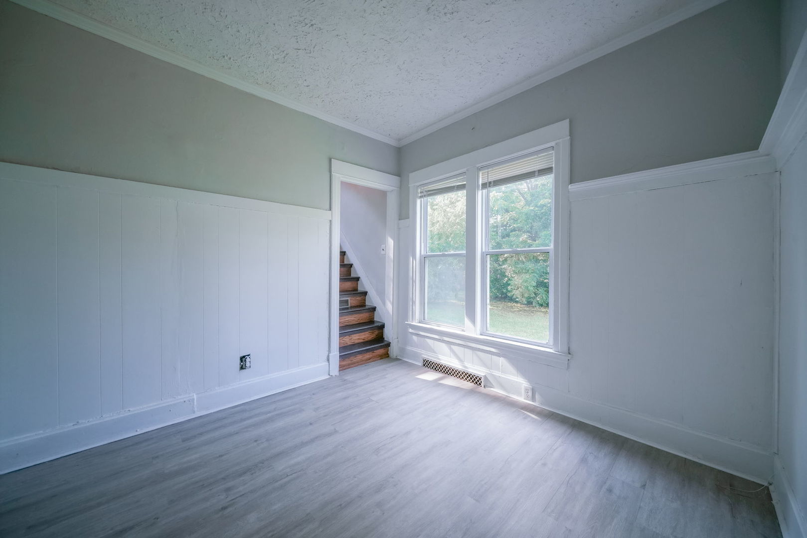 410 Albert Avenue Property Photo 3
