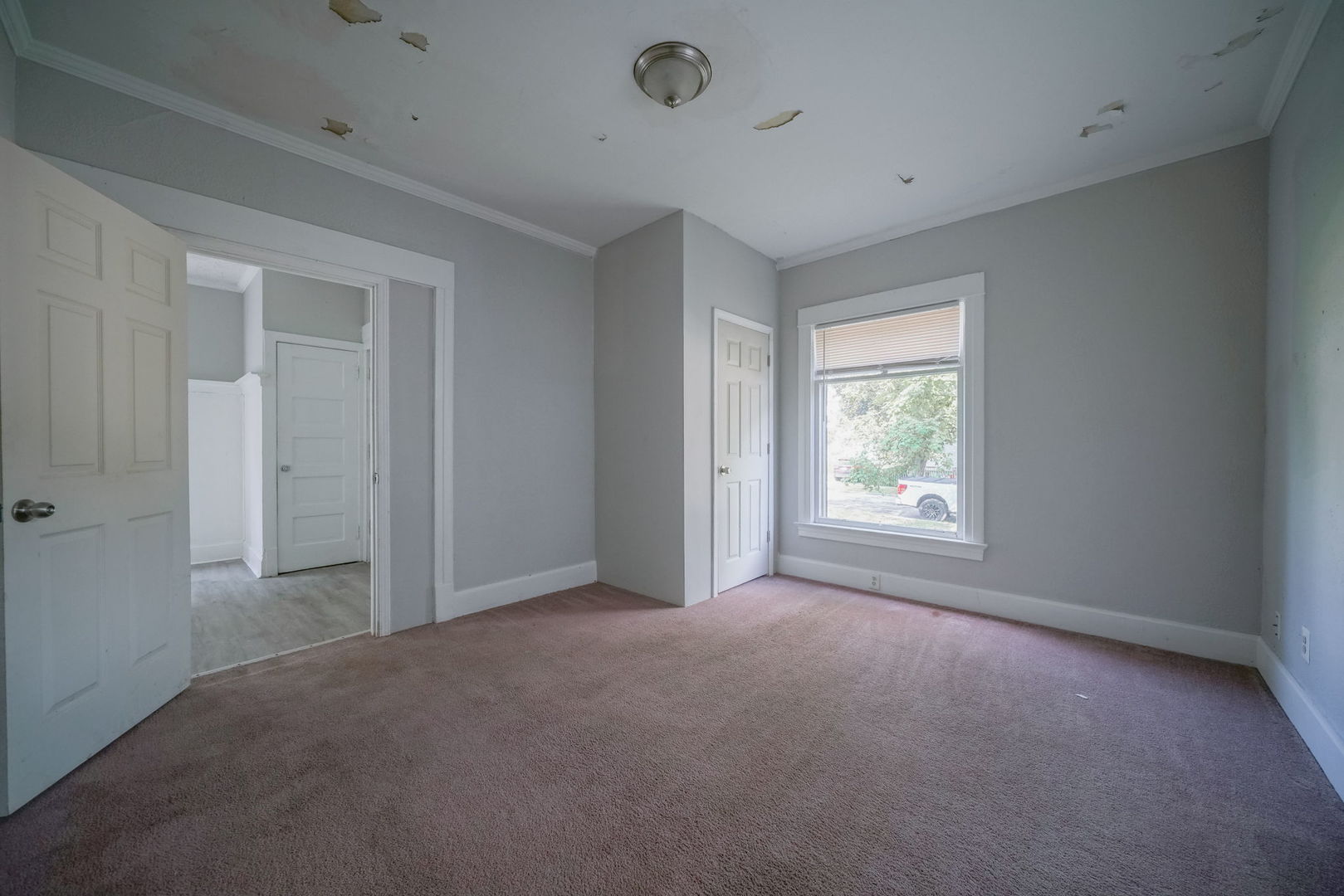 410 Albert Avenue Property Photo 5