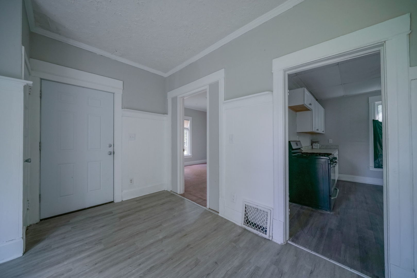 410 Albert Avenue Property Photo 7