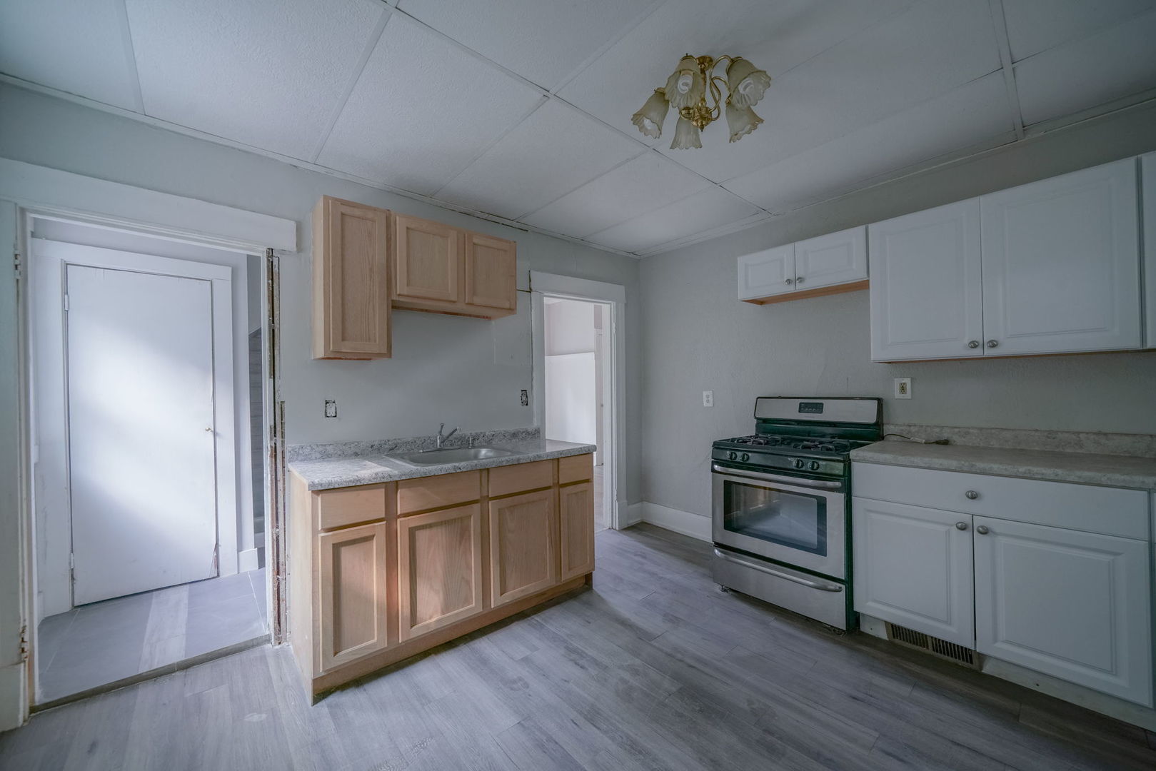410 Albert Avenue Property Photo 9