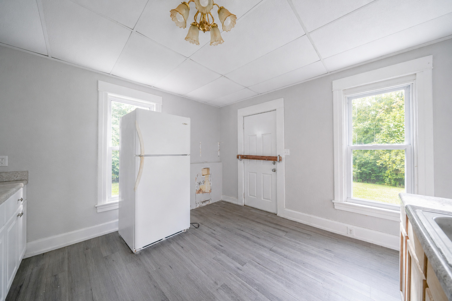 410 Albert Avenue Property Photo 10