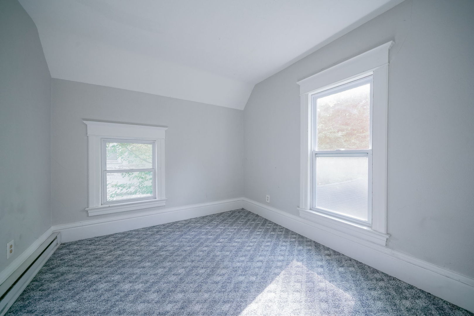 410 Albert Avenue Property Photo 14