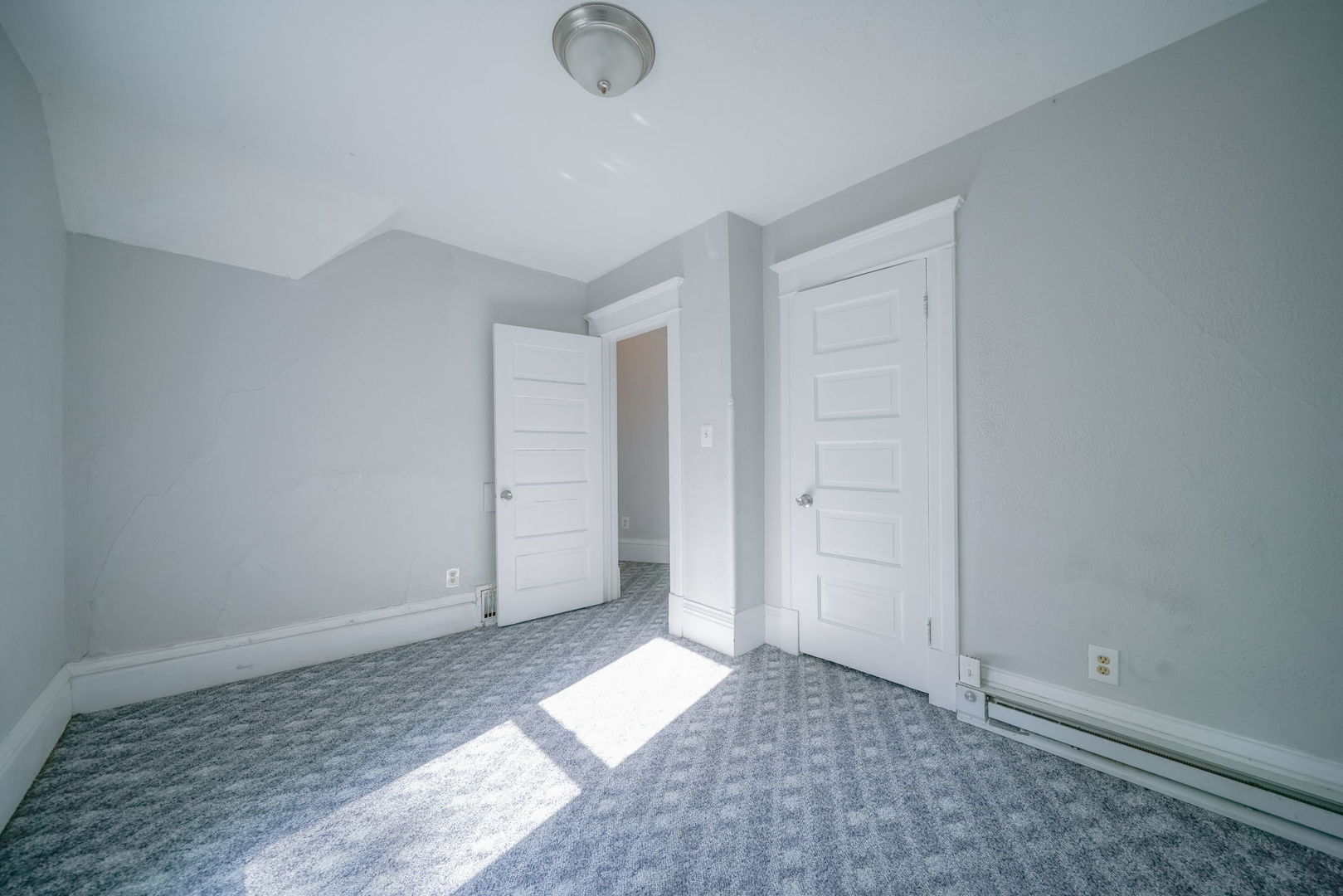 410 Albert Avenue Property Photo 16