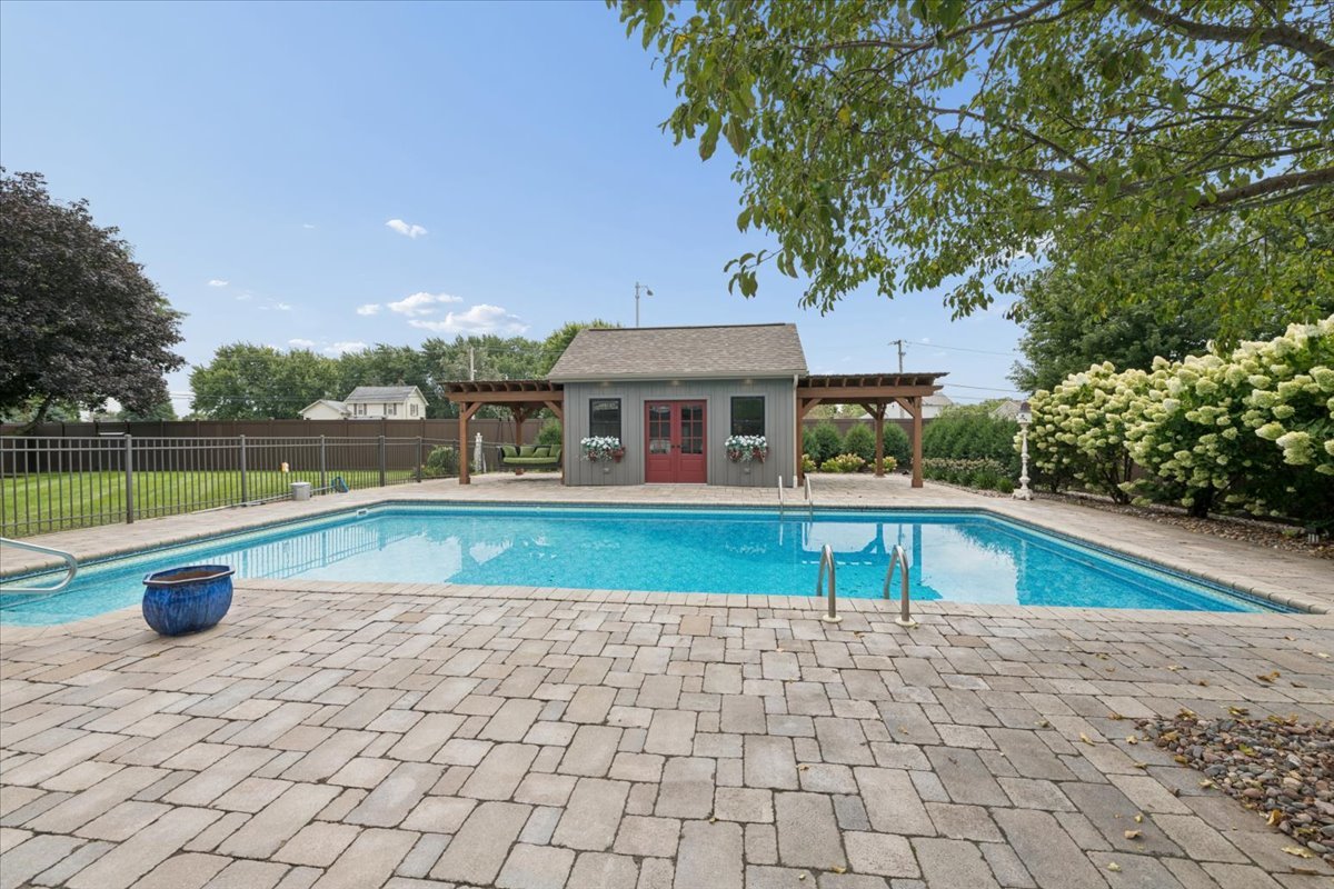 25053 W Pauline Drive Property Photo 27
