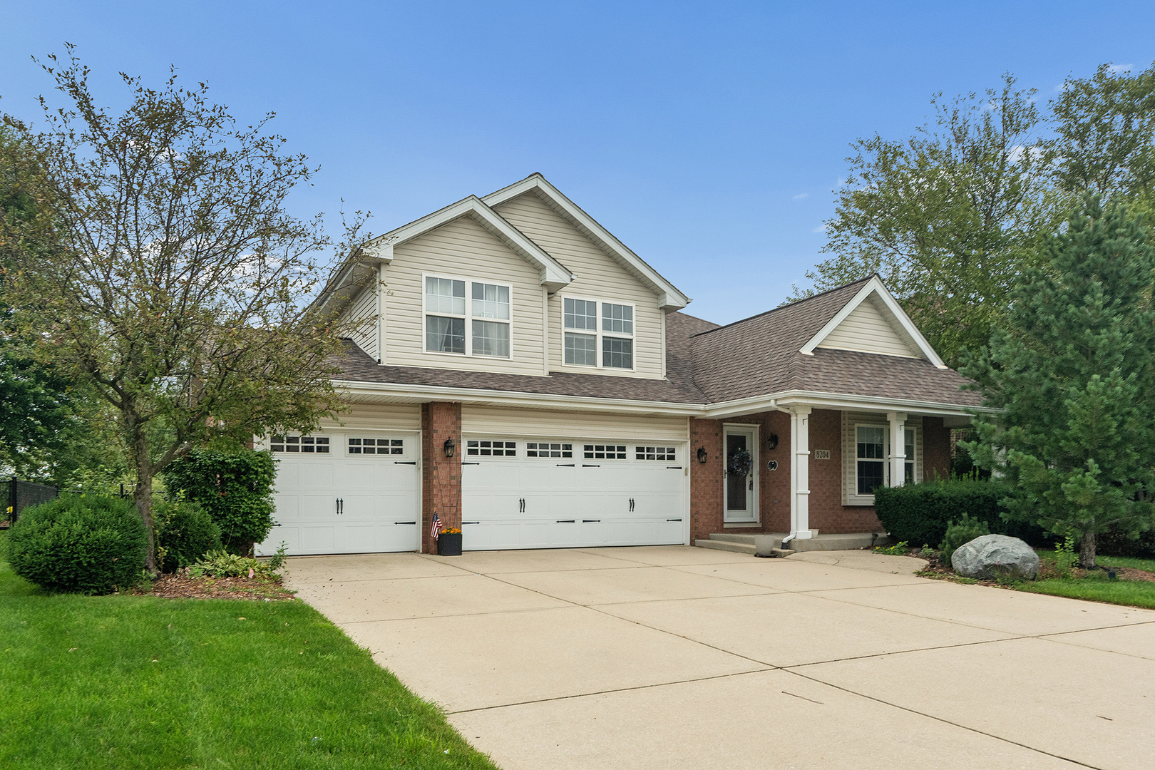 8204 W Rosebury Drive Property Photo 1
