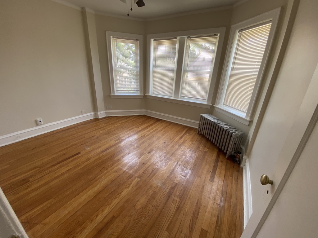 8900 S Langley Avenue 2 Property Photo 4