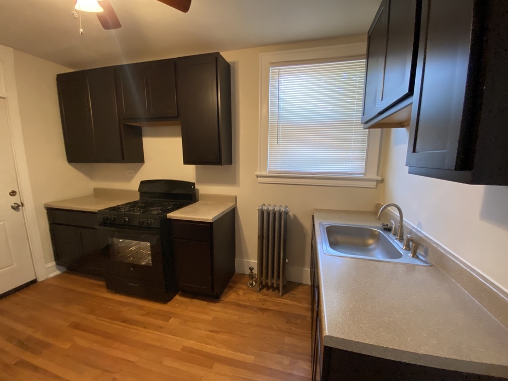 8900 S Langley Avenue 2 Property Photo 6