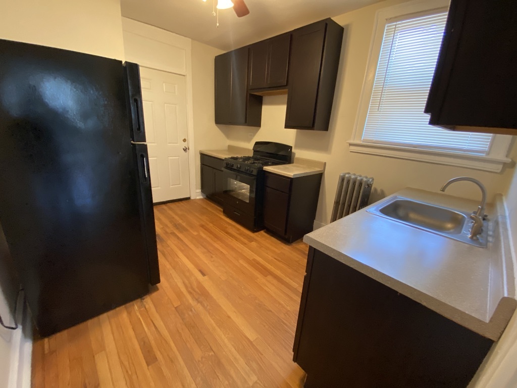 8900 S Langley Avenue 2 Property Photo 7