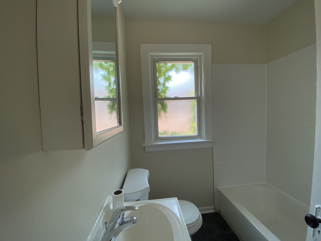 8900 S Langley Avenue 2 Property Photo 8