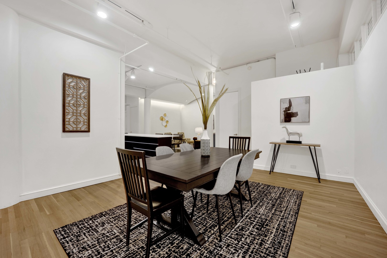 727 S Dearborn Street 311 Property Photo 15
