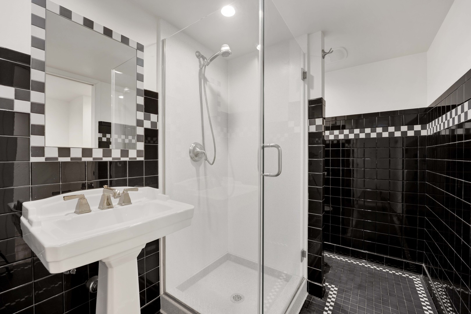 727 S Dearborn Street 311 Property Photo 35
