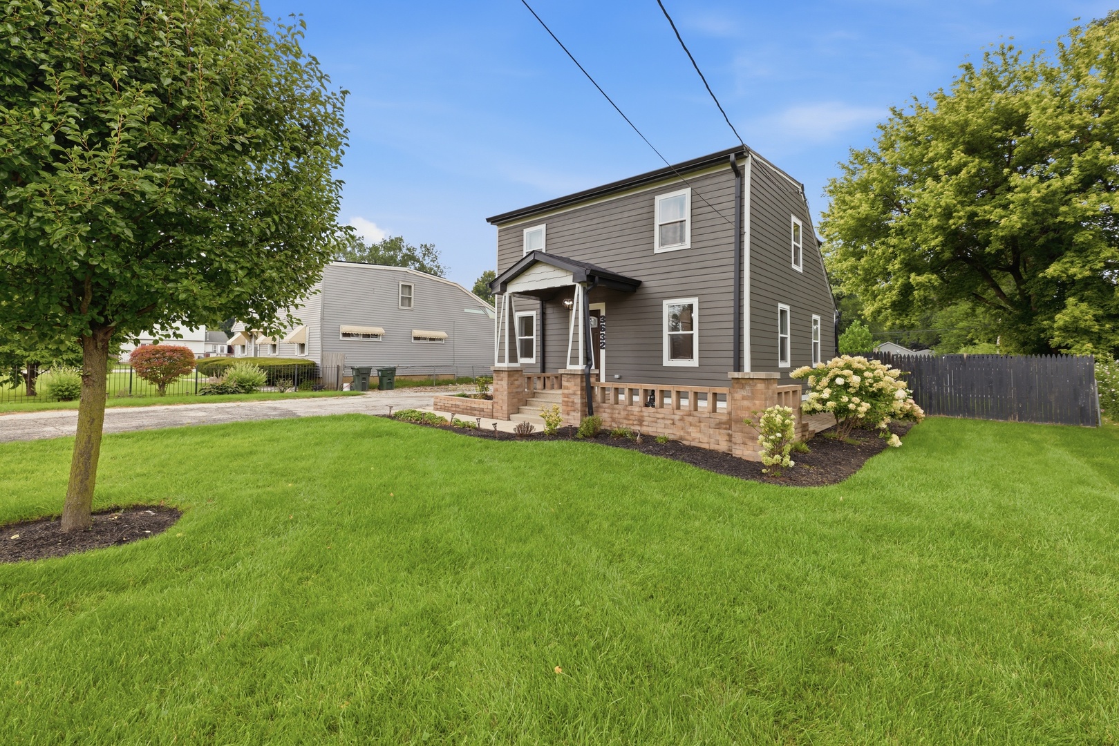 3632 Blackstone Avenue Property Photo 3