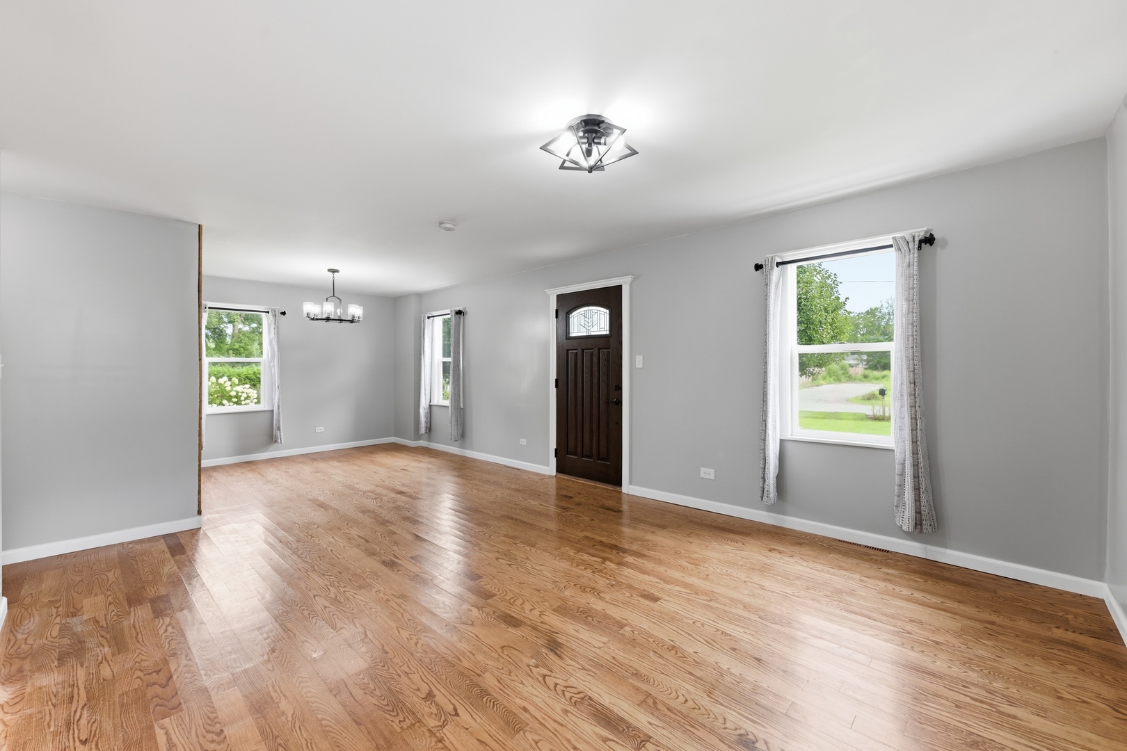 3632 Blackstone Avenue Property Photo 6