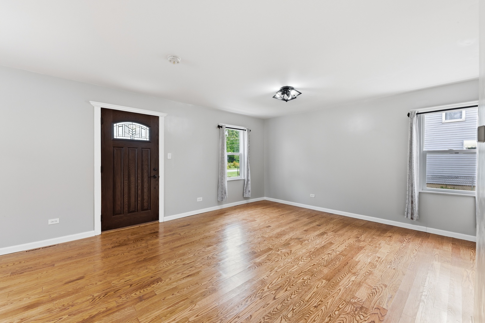 3632 Blackstone Avenue Property Photo 9