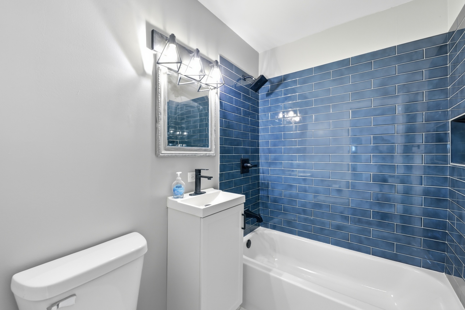 3632 Blackstone Avenue Property Photo 11