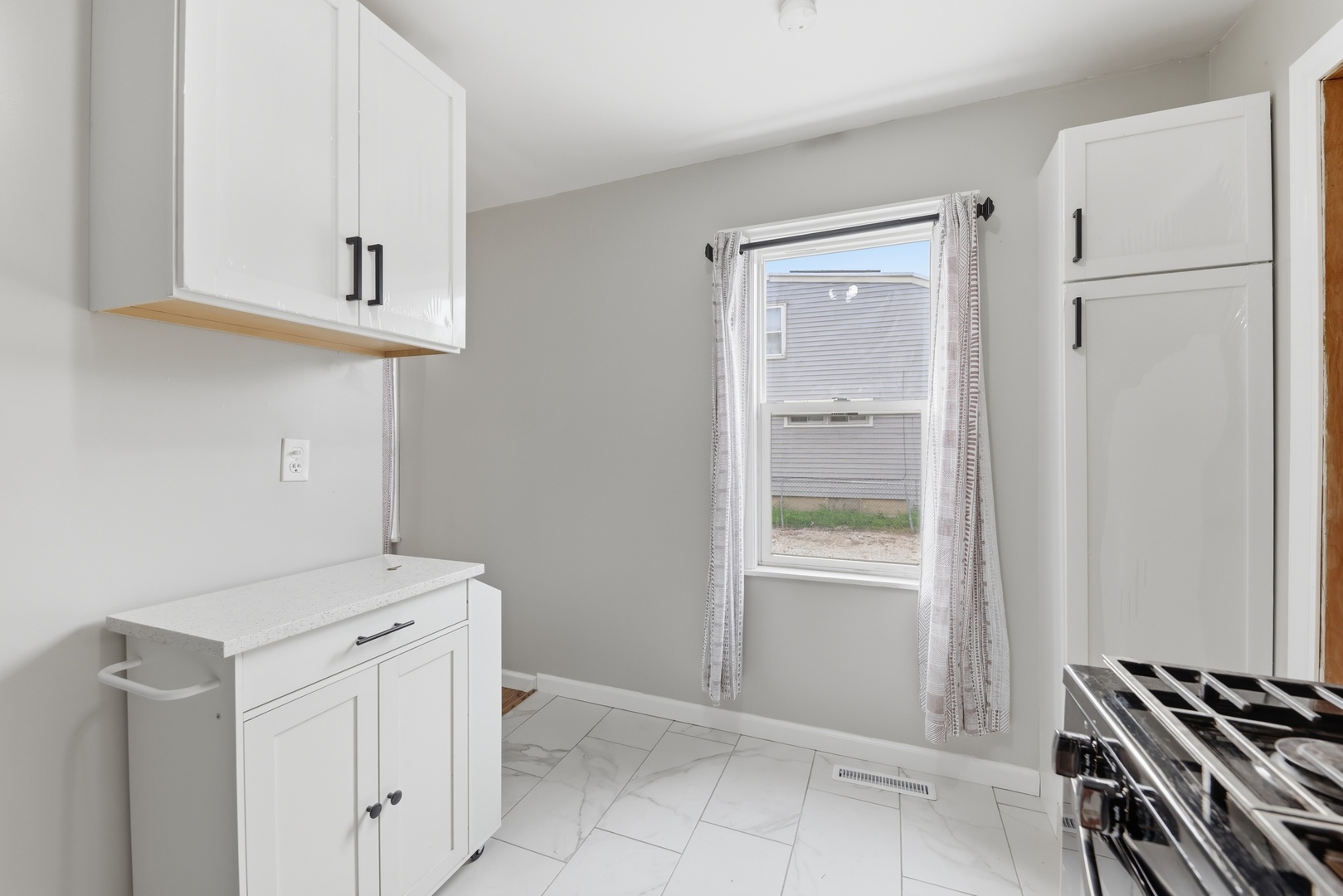 3632 Blackstone Avenue Property Photo 14