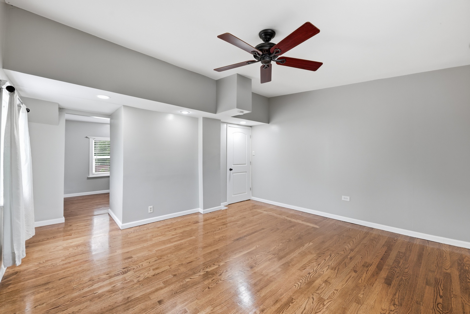 3632 Blackstone Avenue Property Photo 25