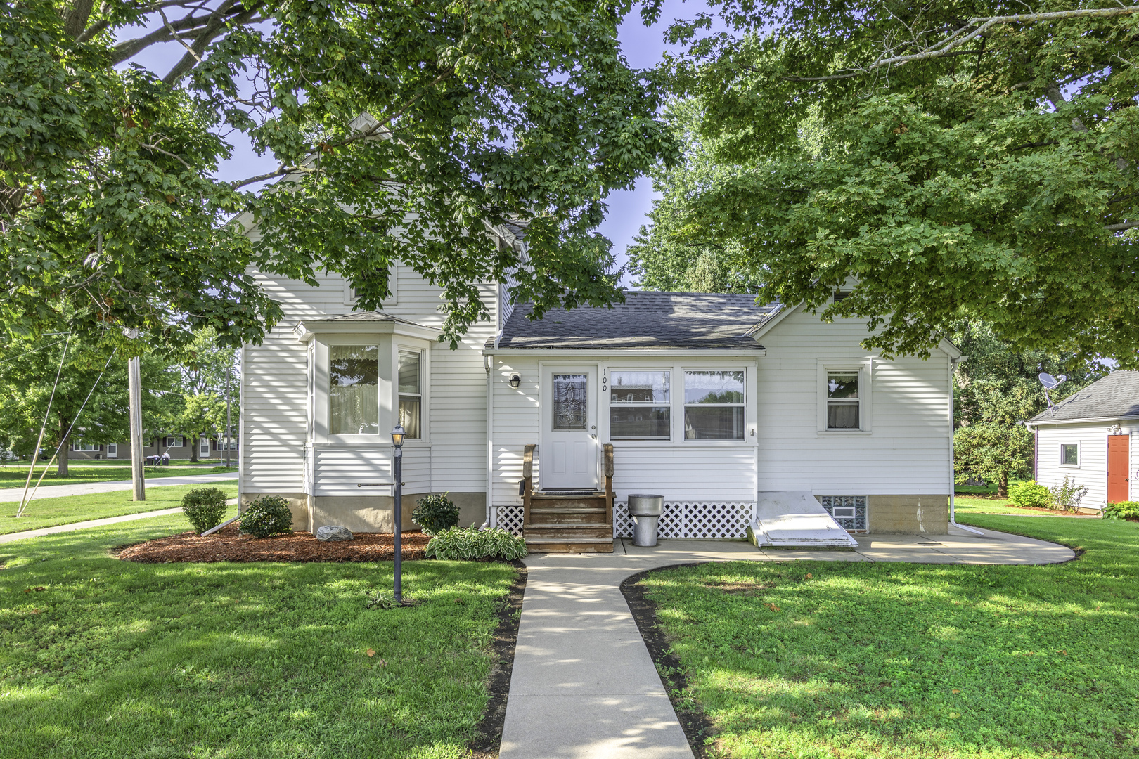 100 Burlington Street Property Photo 1
