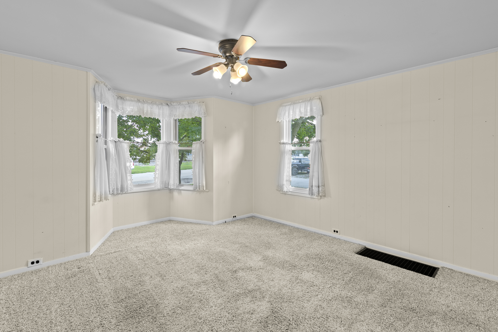 100 Burlington Street Property Photo 11