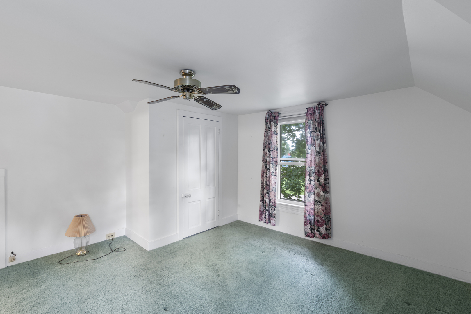 100 Burlington Street Property Photo 18