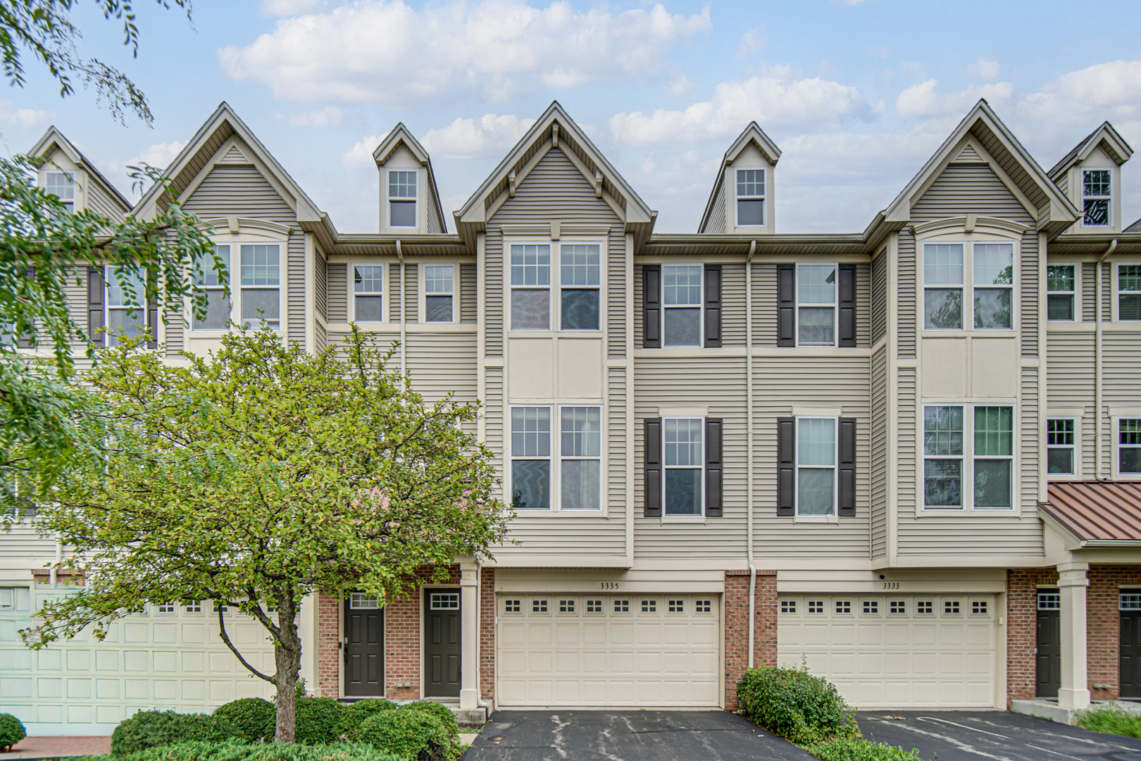 3335 Kentshire Circle Property Photo 1