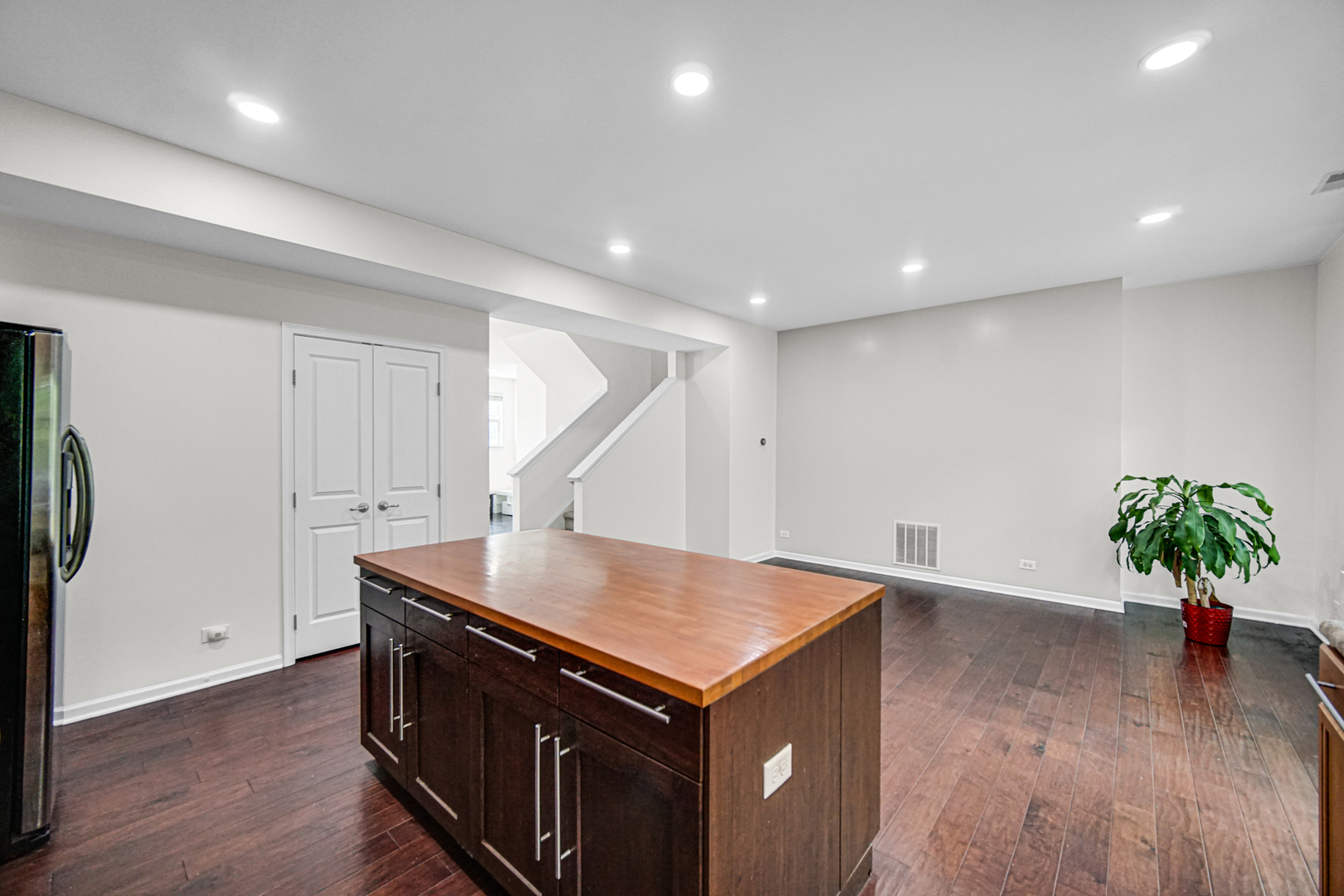 3335 Kentshire Circle Property Photo 5