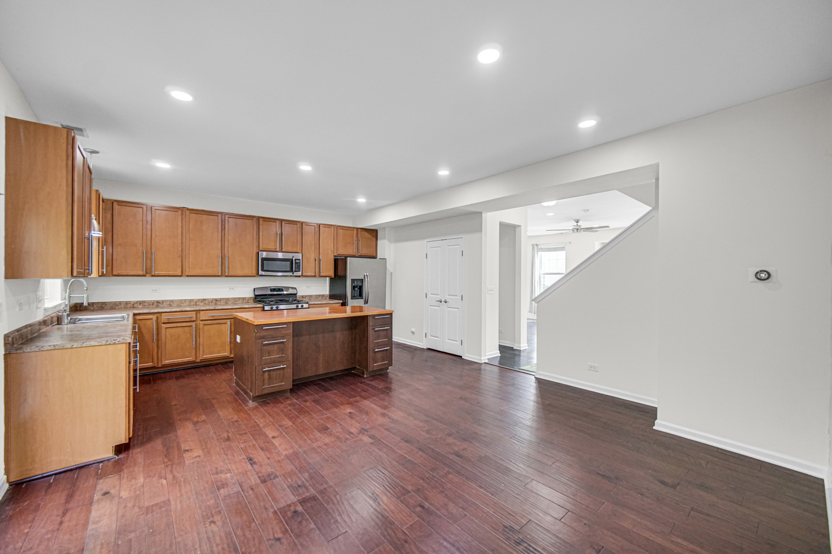 3335 Kentshire Circle Property Photo 6