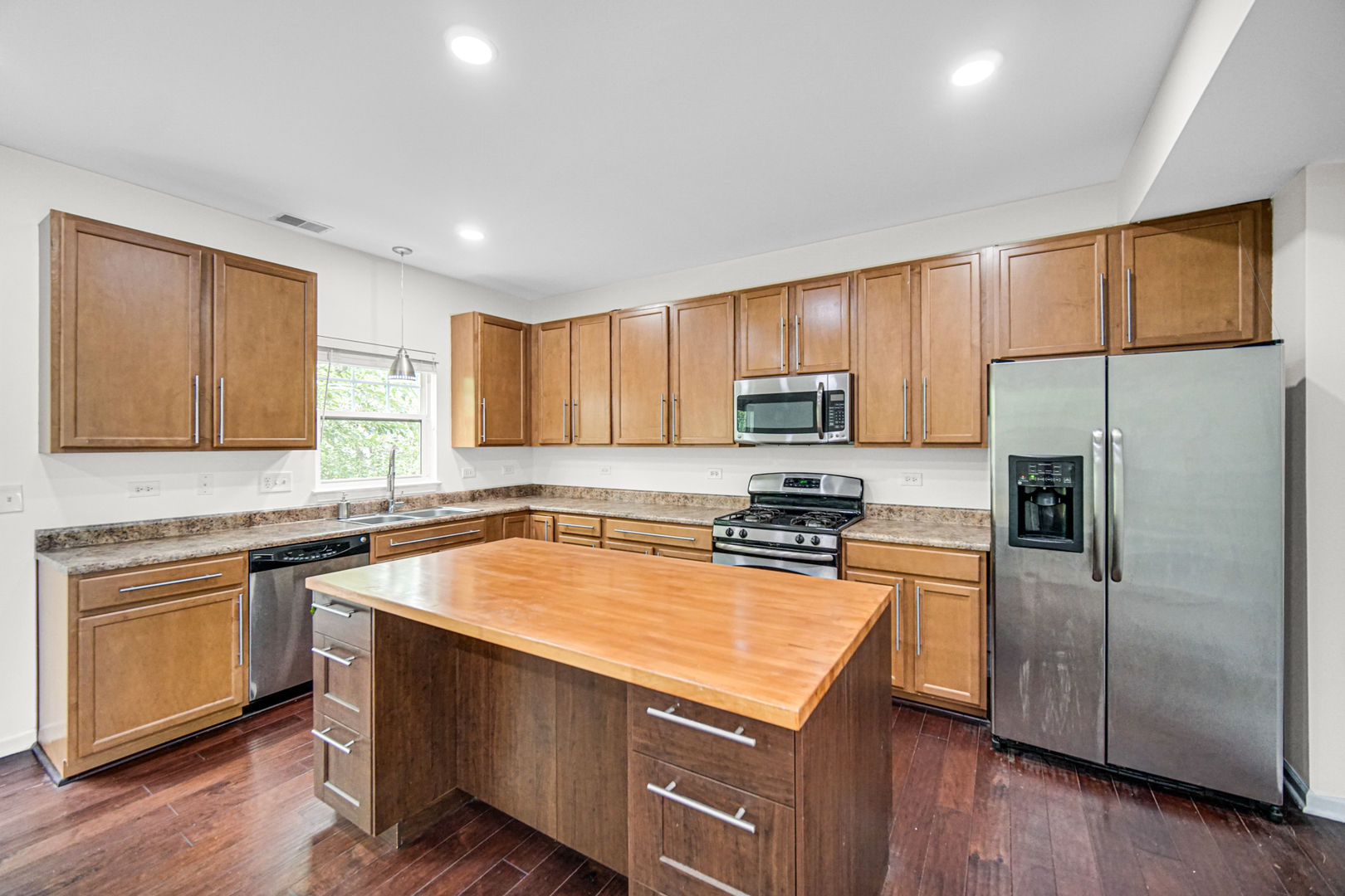 3335 Kentshire Circle Property Photo 8