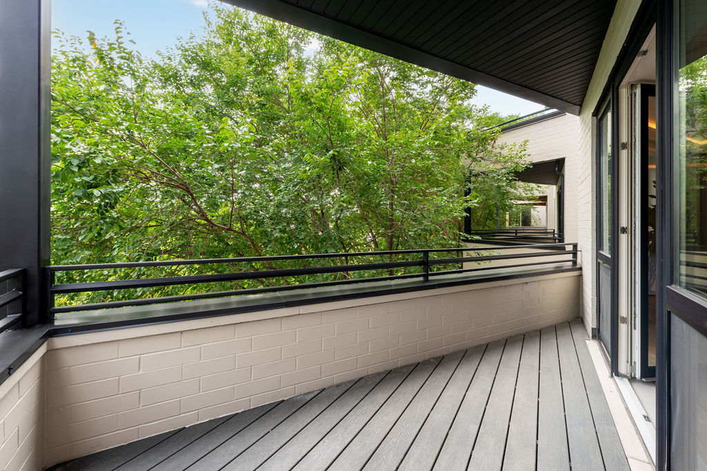 1656 N Bosworth Avenue 3s Property Photo 8