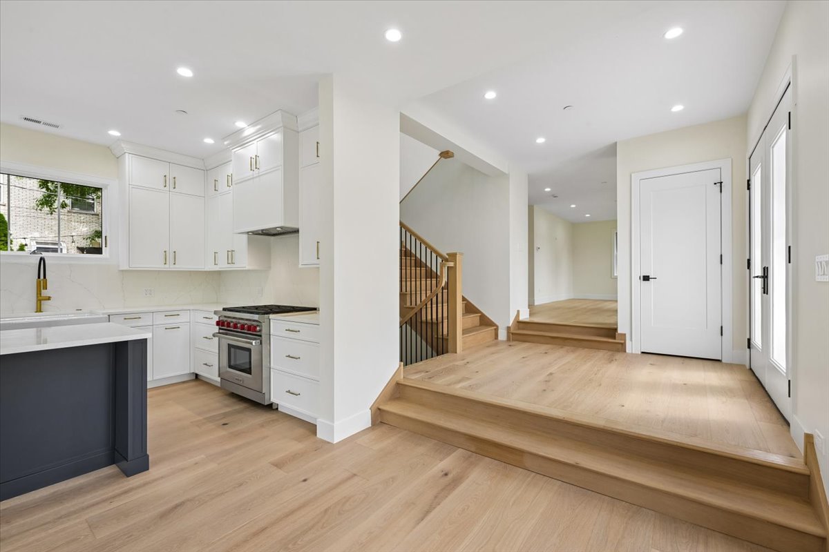 3810 W North Shore Avenue Property Photo 4