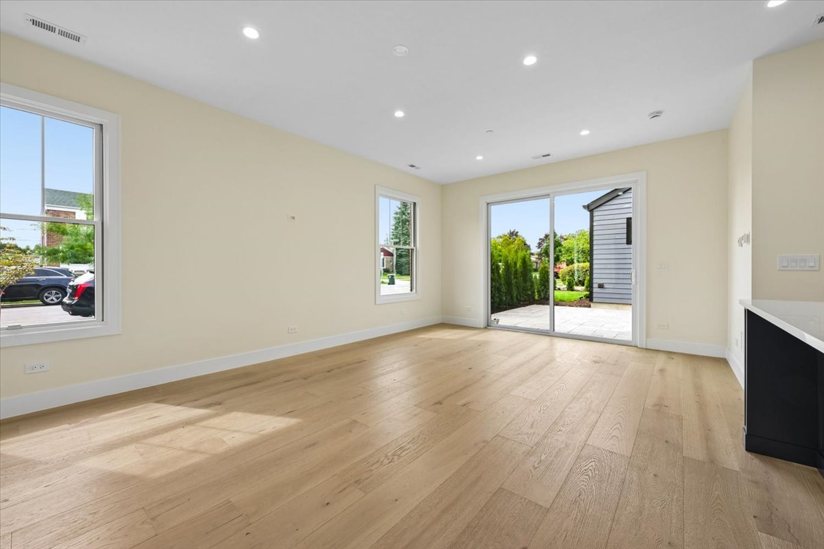 3810 W North Shore Avenue Property Photo 12