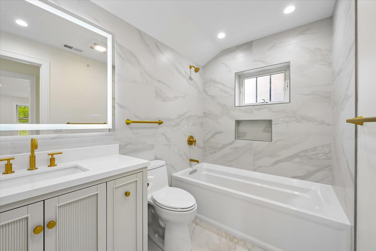 3810 W North Shore Avenue Property Photo 16