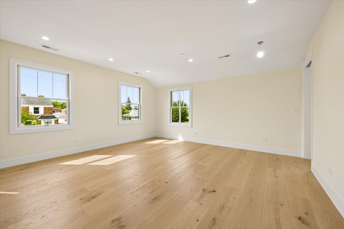 3810 W North Shore Avenue Property Photo 18