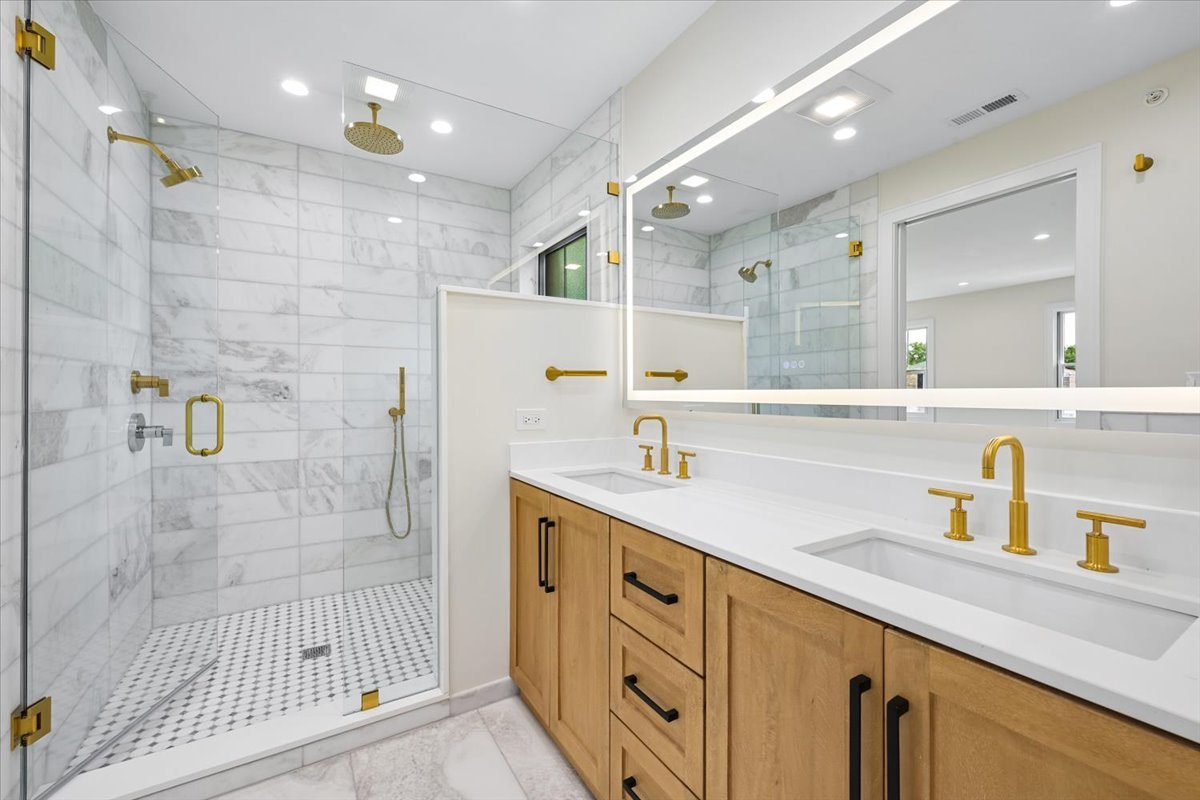 3810 W North Shore Avenue Property Photo 19