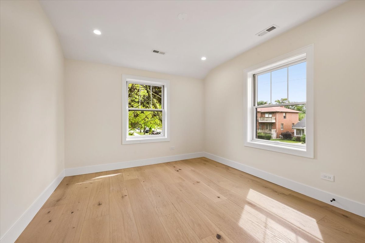 3810 W North Shore Avenue Property Photo 21