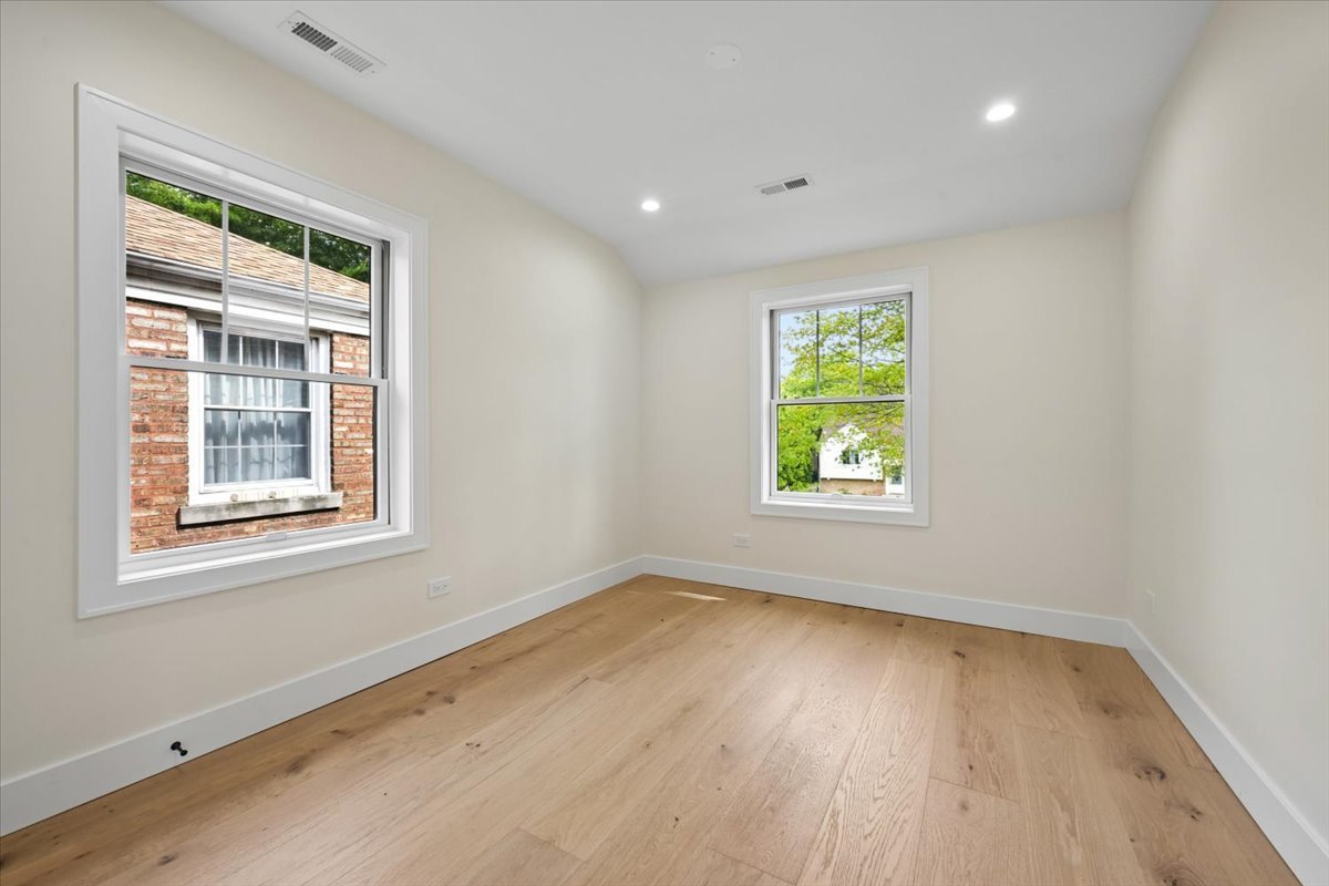 3810 W North Shore Avenue Property Photo 22