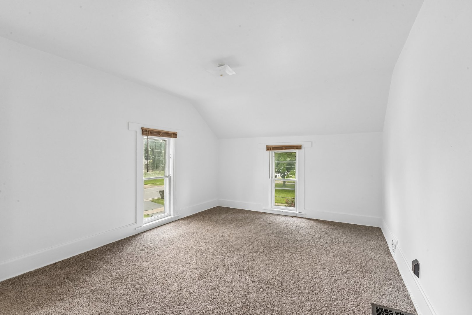 11806 Maple Avenue Property Photo 25