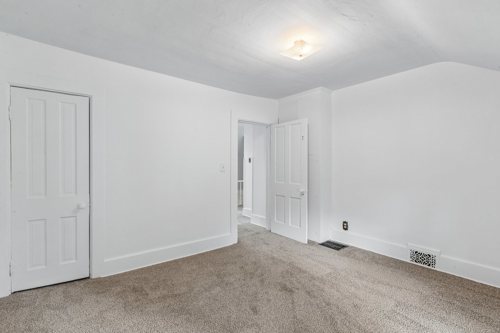11806 Maple Avenue Property Photo 28