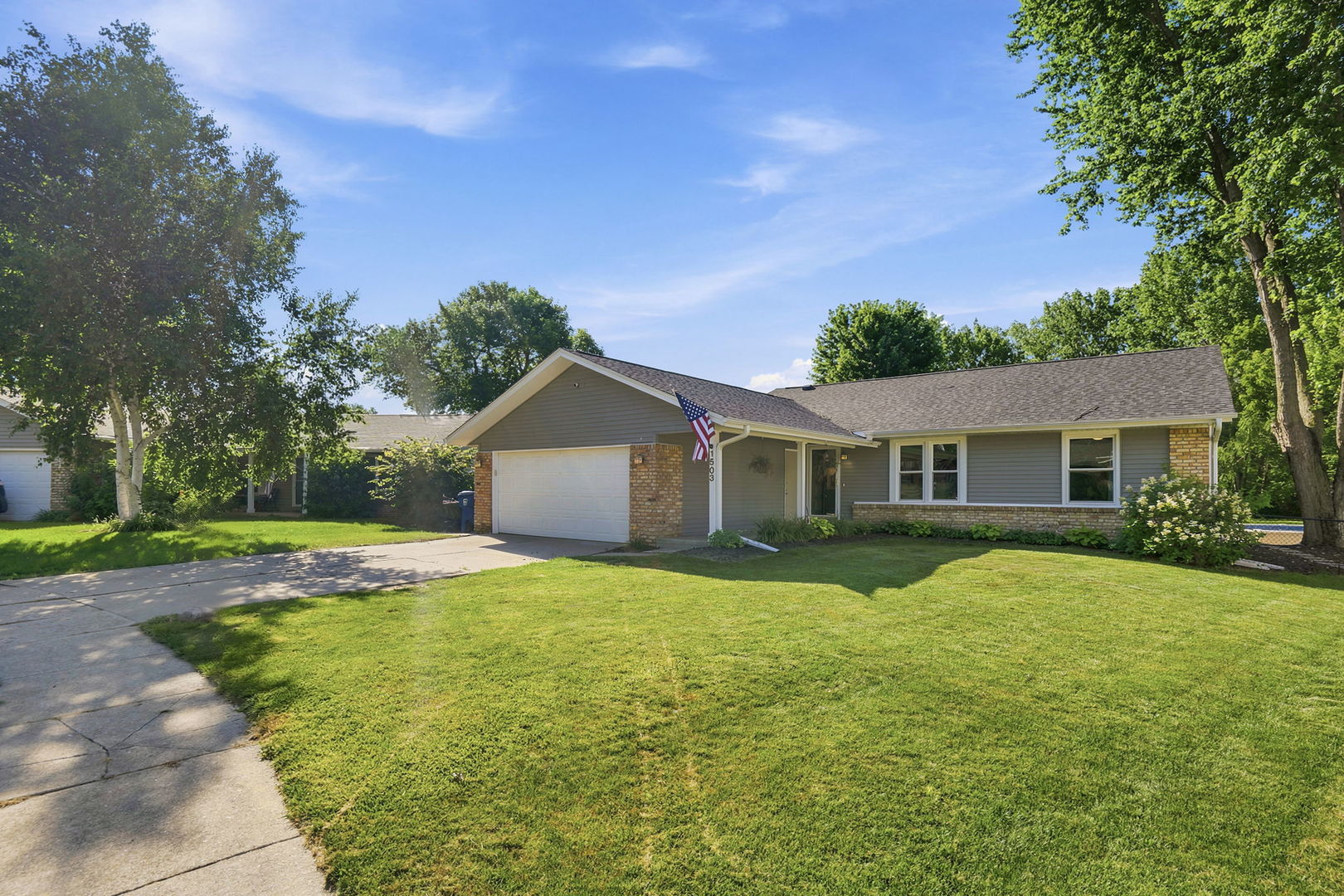 1503 W 46th Place Property Photo 2